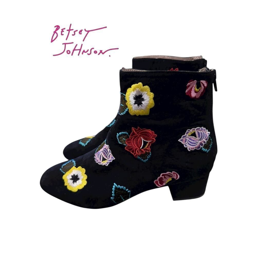 Betsey Johnson Twiggy Women’s Black Embroidered Floral Ankle Boots Booties 8.5